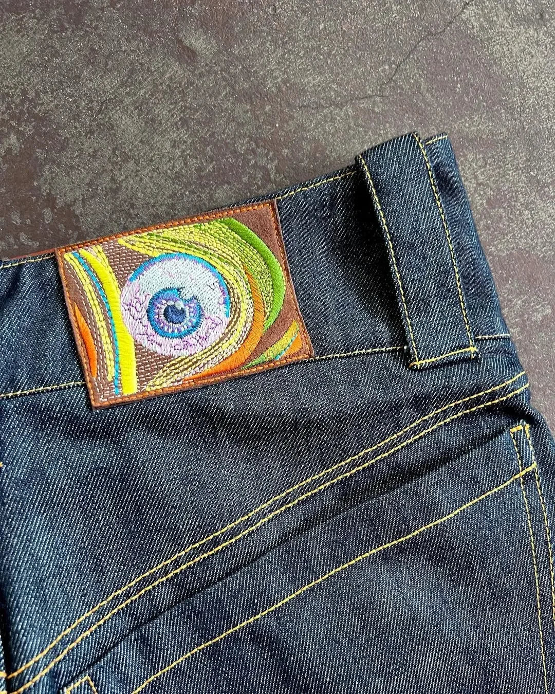 Japanese Embroidered Jeans – Unisex Sukajan-Style Relaxed Denim