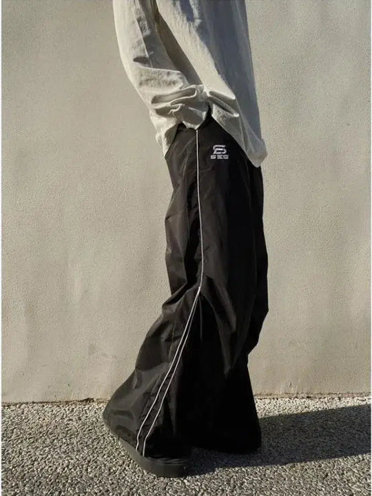 Shell Joggers – Women's Baggy Wind-Resistant Sweatpants
