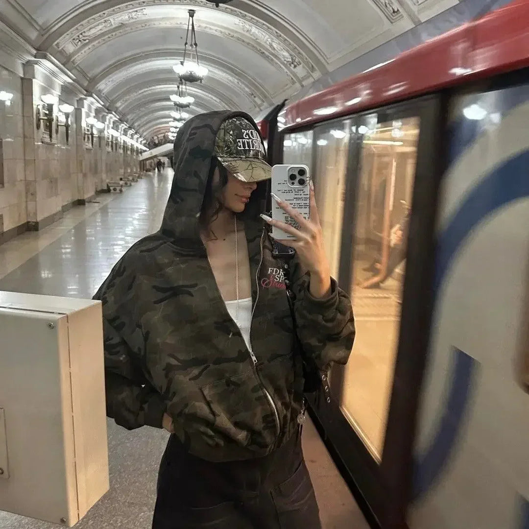 Retro Camouflage Zip-Up Hoodie – Unisex Loose Fit Pullover