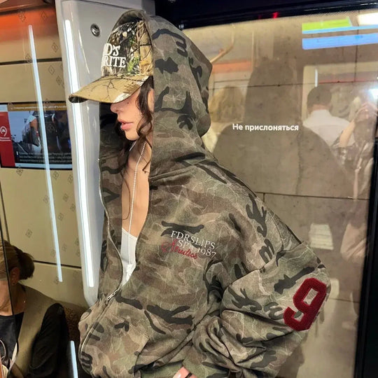 Retro Camouflage Zip-Up Hoodie – Unisex Loose Fit Pullover