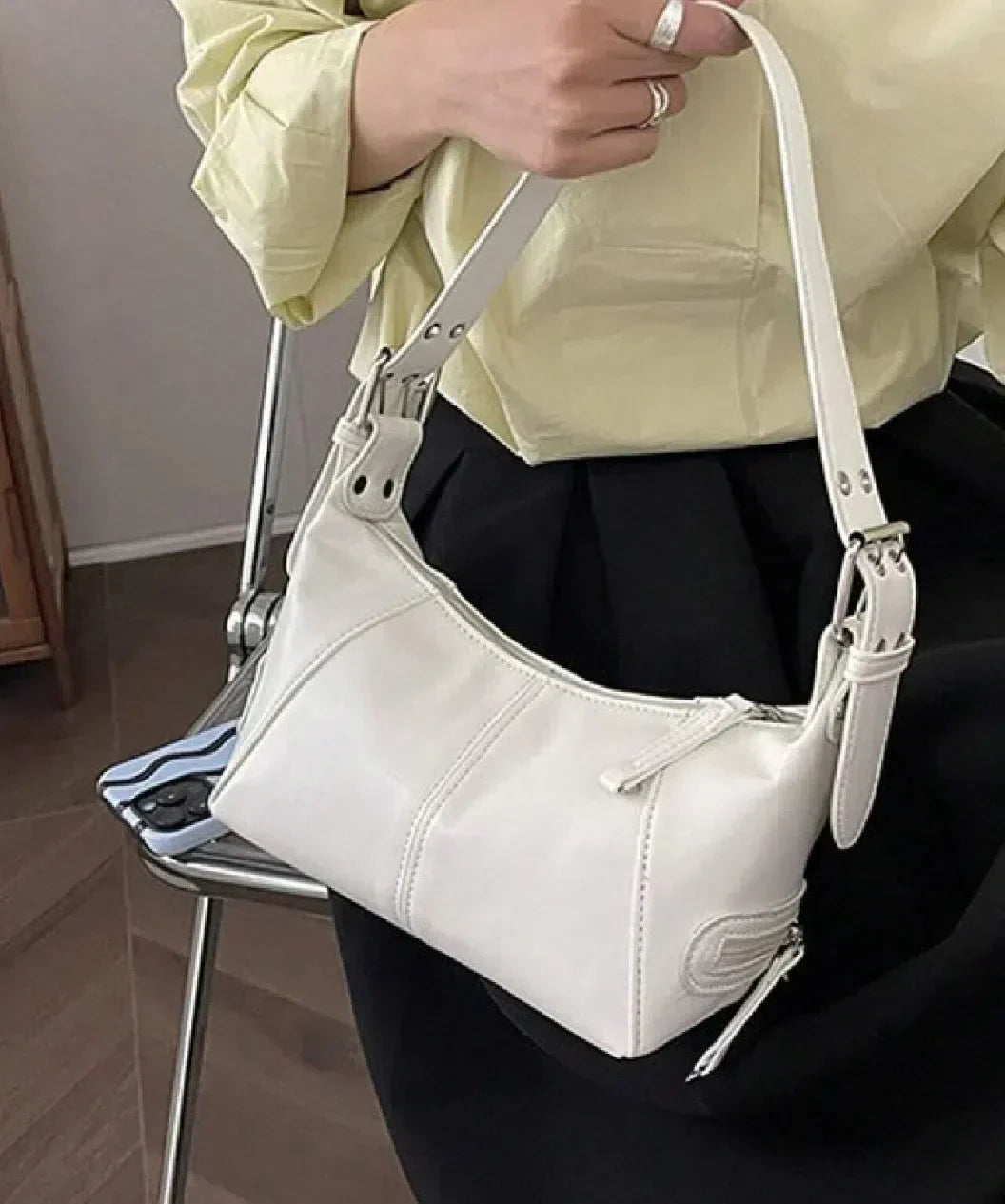 BLACK SHOULDER BAG WITH ADJUSTABLE STRAP - VINTAGE STUDDED PLEATED BOSTON
