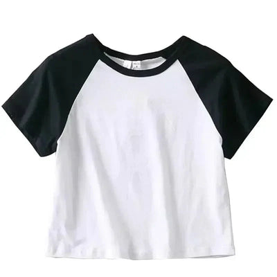 CROP TOP STAR DESIGN Y2K WHITE AND BLACK TSHIRT