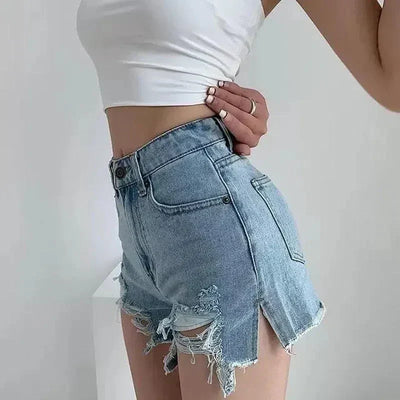 DISTRESSED DENIM SHORTS FOR EFFORTLESS SUMMER STYLE