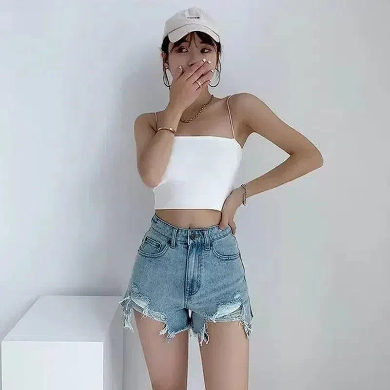 DISTRESSED DENIM SHORTS FOR EFFORTLESS SUMMER STYLE