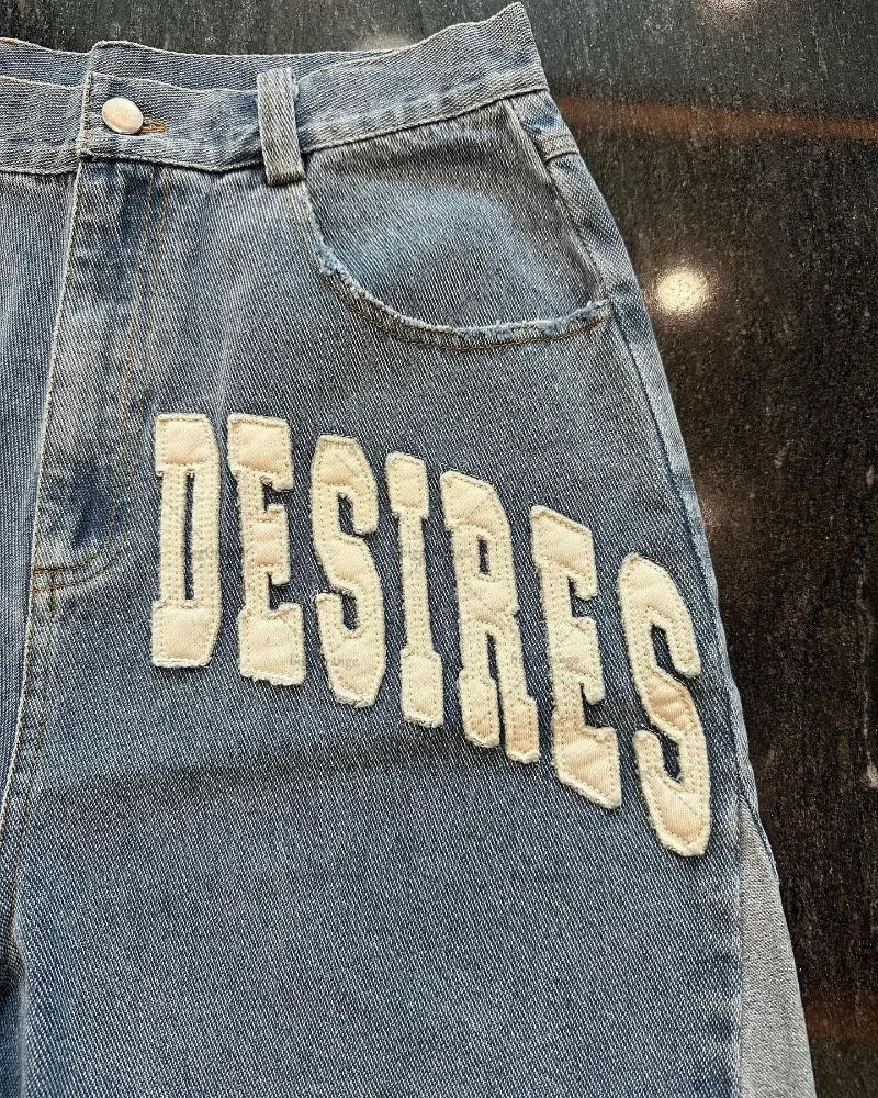 DISTRESSED DENIM SHORTS WITH FRAYED EDGES IN LIGHT WASH DENIM