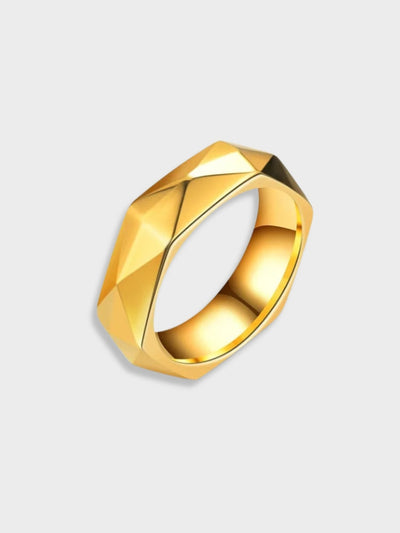 GEOMETRIC SILVER RING WITH TIMELESS ELEGANCE DIAMOND CUT DESIGN
