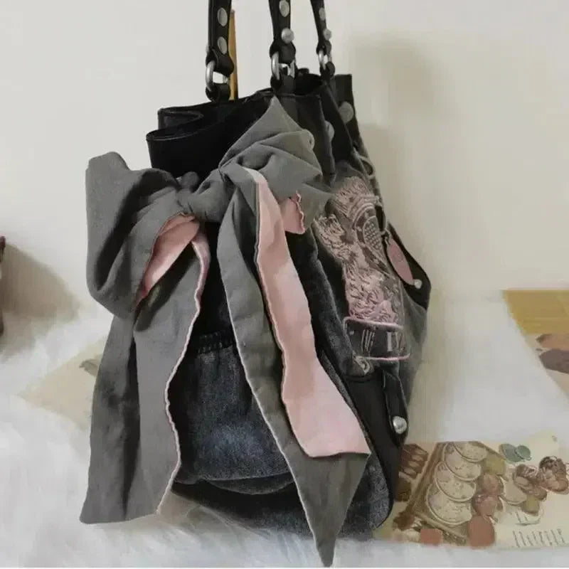 GRAY AND BLACK VELVET SHOULDER BAG WITH PINK ACCENTS Y2K VINTAGE