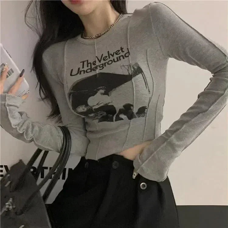 GRAY GRAPHIC PRINT CROPPED TOP WITH BOLD DESIGN