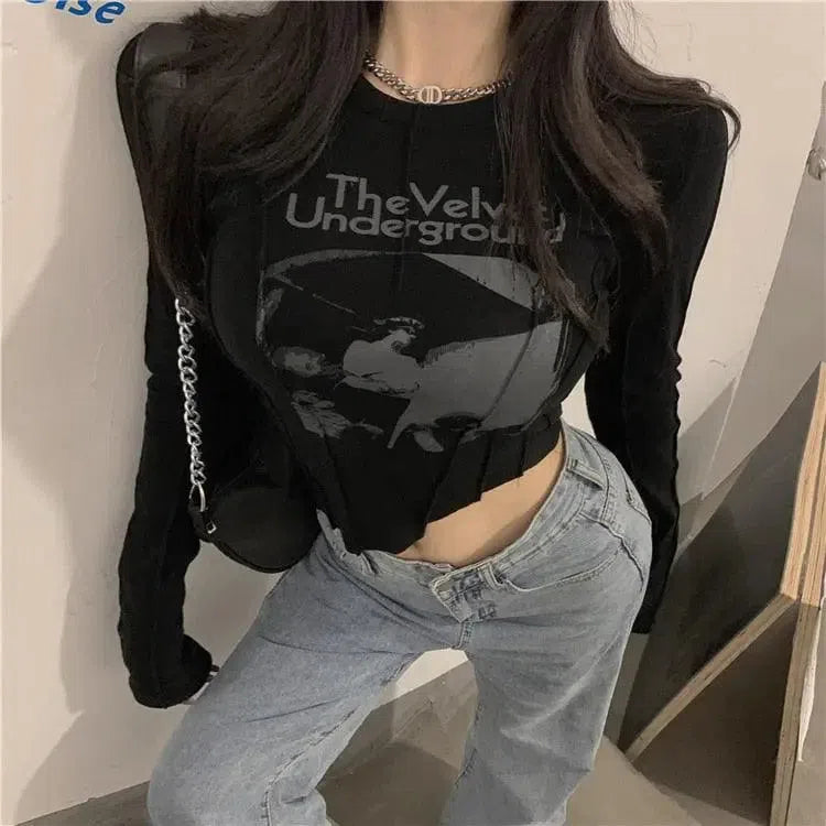 GRAY GRAPHIC PRINT CROPPED TOP WITH BOLD DESIGN
