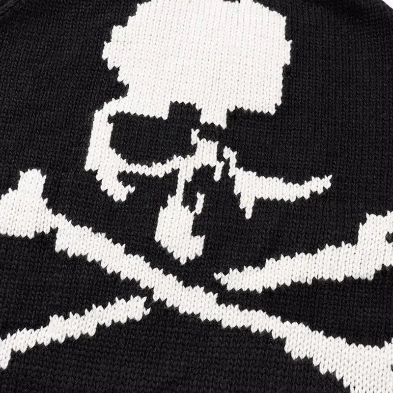KNITTED SWEATER WITH SKULL AND CROSSBONES PATTERN KNITTED