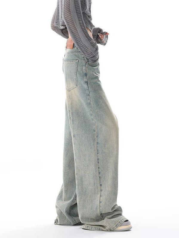 LOOSE FIT BOYFRIEND JEANS WITH WASHED EFFECT IN LIGHT WASH DENIM