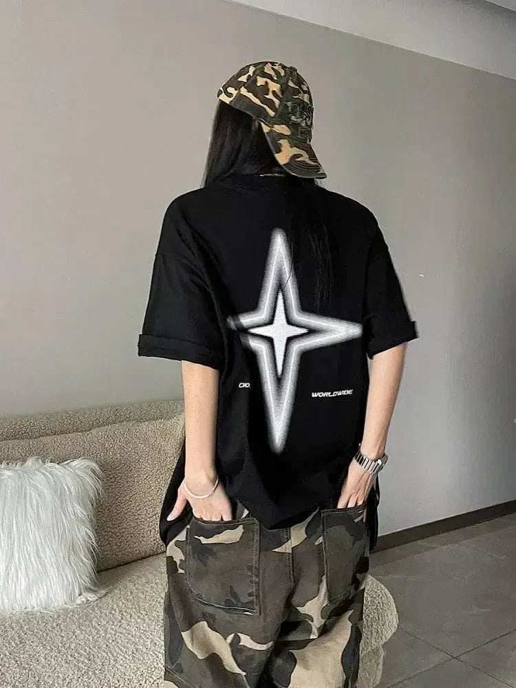 RED OVERSIZED Y2K VINTAGE T-SHIRT WITH STAR DESIGN