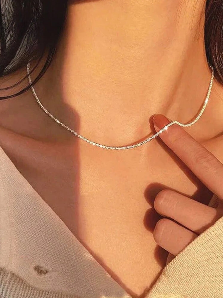 TWISTED CHAIN NECKLACE - REFINED SHORT MODERN ACCESSORY