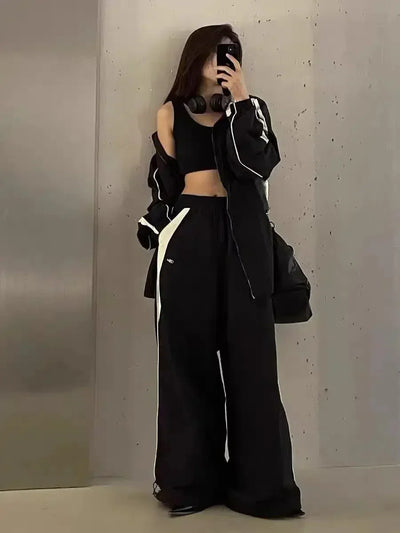 VINTAGE Y2K TRACK JACKET IN BLACK AND WHITE FOR TIMELESS STYLE