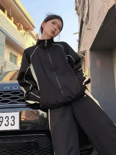 VINTAGE Y2K TRACK JACKET IN BLACK AND WHITE FOR TIMELESS STYLE