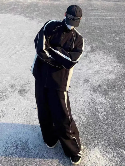 VINTAGE Y2K TRACK JACKET IN BLACK AND WHITE FOR TIMELESS STYLE