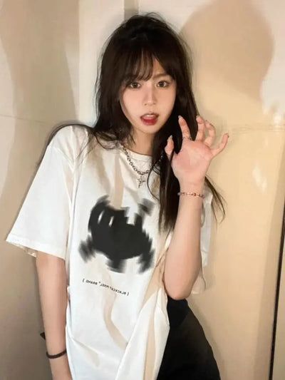 WHITE CROWN DESIGN CAT STREETWEAR T-SHIRT