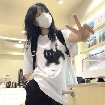 WHITE CROWN DESIGN CAT STREETWEAR T-SHIRT