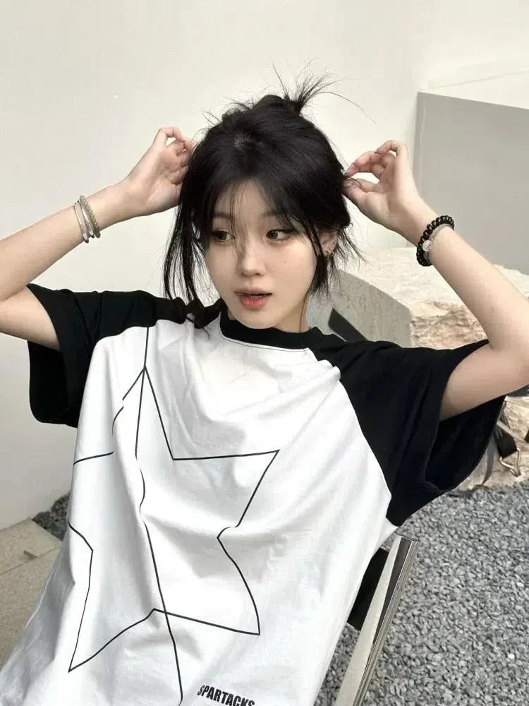 WHITE OVERSIZED STAR T-SHIRT WITH BLACK SLEEVES IN KOREAN STYLE