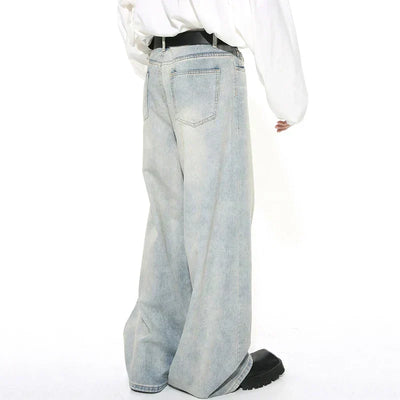 WIDE-LEG LIGHT WASH JEANS WITH BLACK BELT UNISEX LOOSE FIT