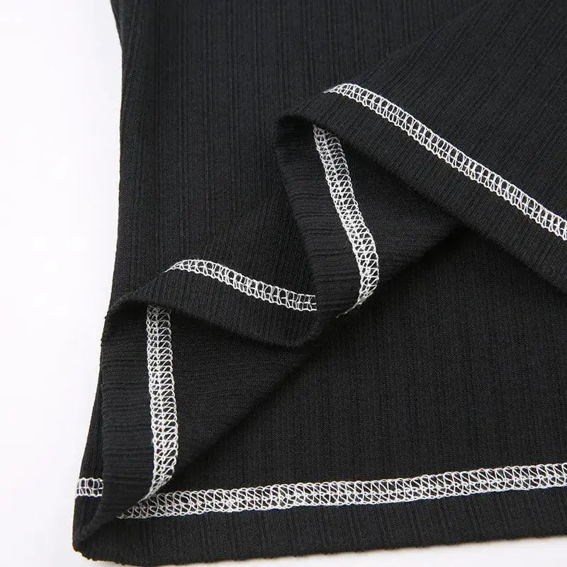 Y2K LONG SLEEVE CROP TOP IN BLACK